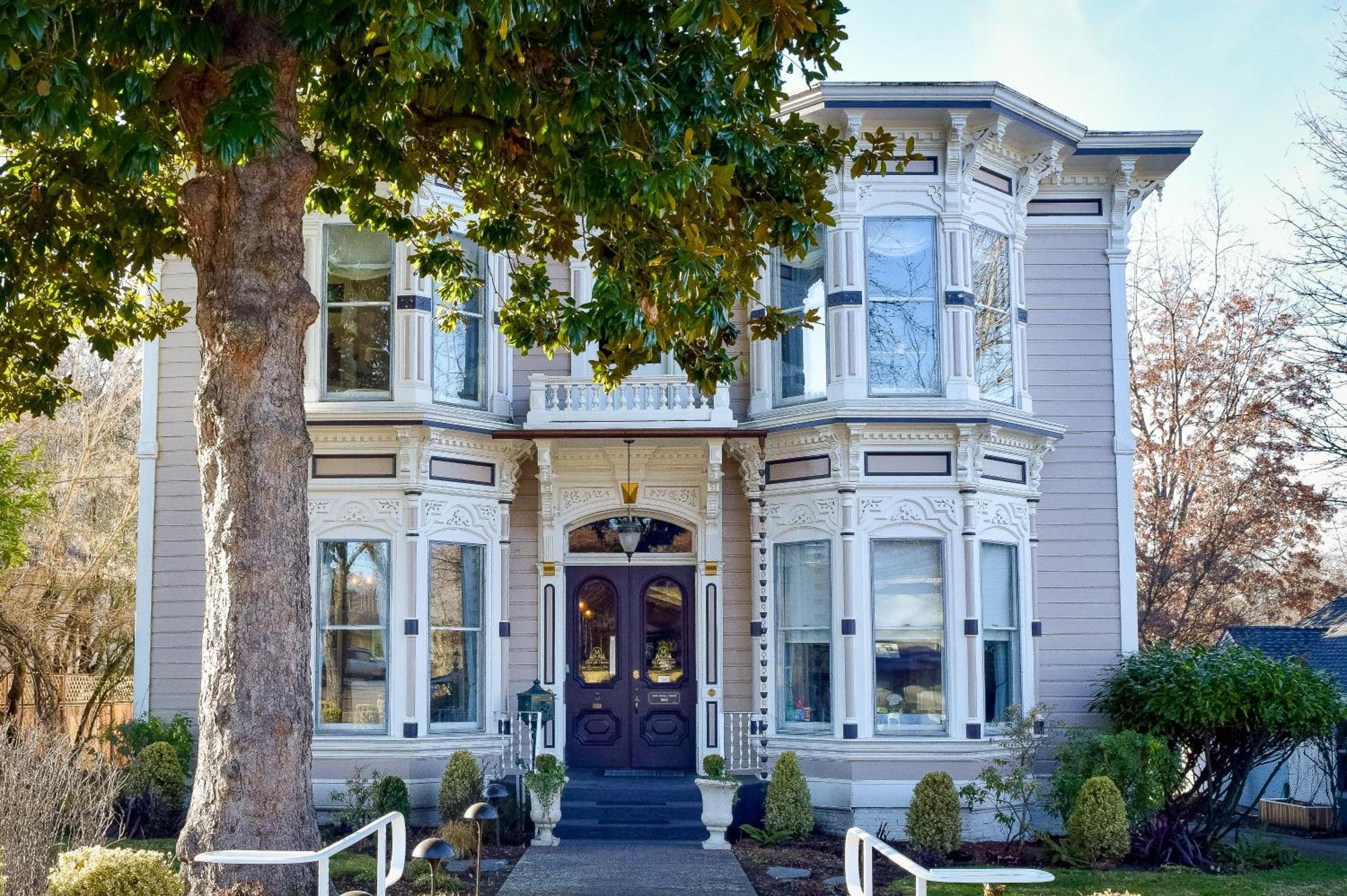 אשלנד Mccall House Boutique Hotel מראה חיצוני תמונה